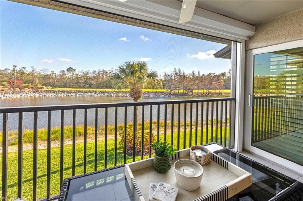 8560 Naples Heritage Dr 725, Naples, FL 34112-28