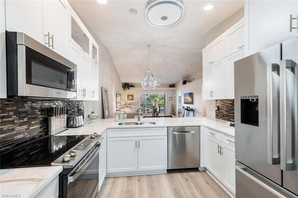 8560 Naples Heritage Dr 725, Naples, FL 34112-2