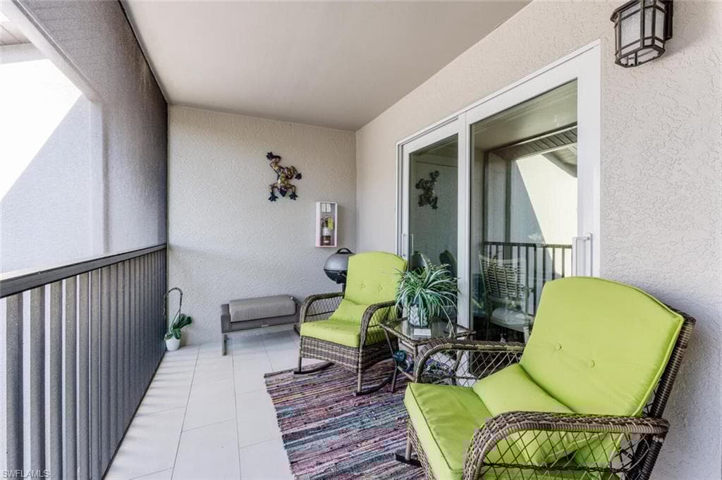8560 Naples Heritage Dr 725, Naples, FL 34112-31