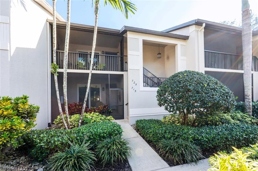 8560 Naples Heritage Dr 725, Naples, FL 34112-32