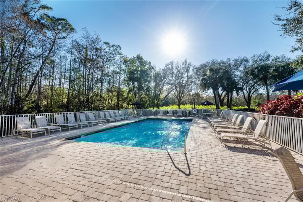 8560 Naples Heritage Dr 725, Naples, FL 34112-37