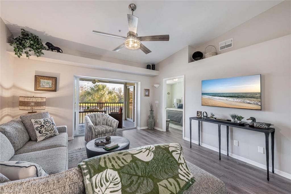 8560 Naples Heritage Dr 725, Naples, FL 34112-7