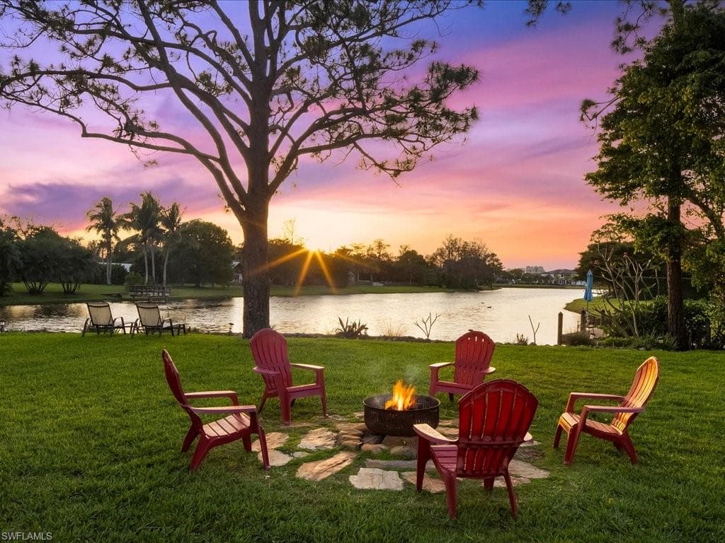 741 Hickory Rd, Naples, FL 34108-44
