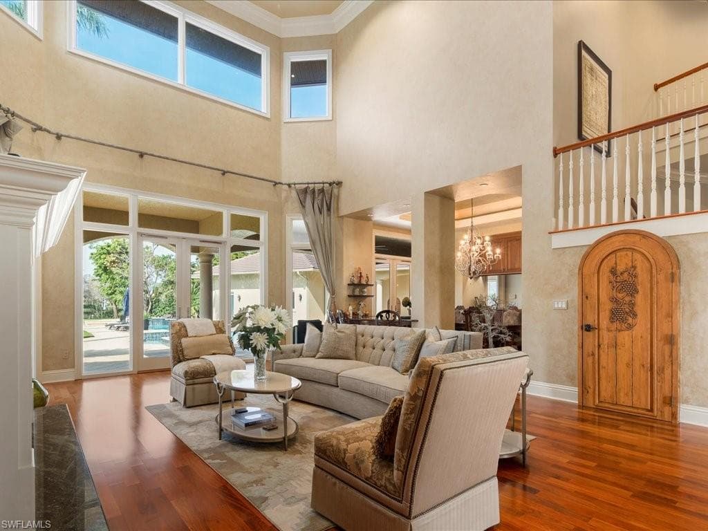 741 Hickory Rd, Naples, FL 34108-6