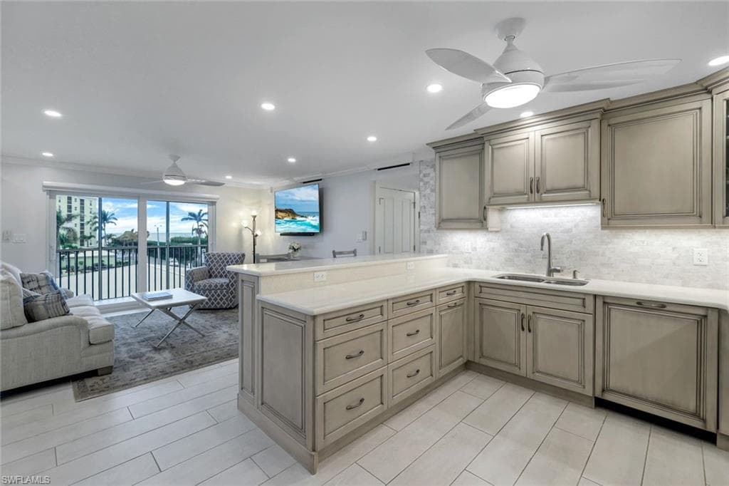 3450 Gulf Shore Blvd N 306, Naples, FL 34103-15