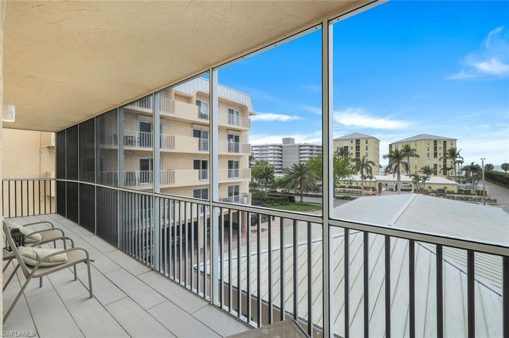 3450 Gulf Shore Blvd N 306, Naples, FL 34103-20