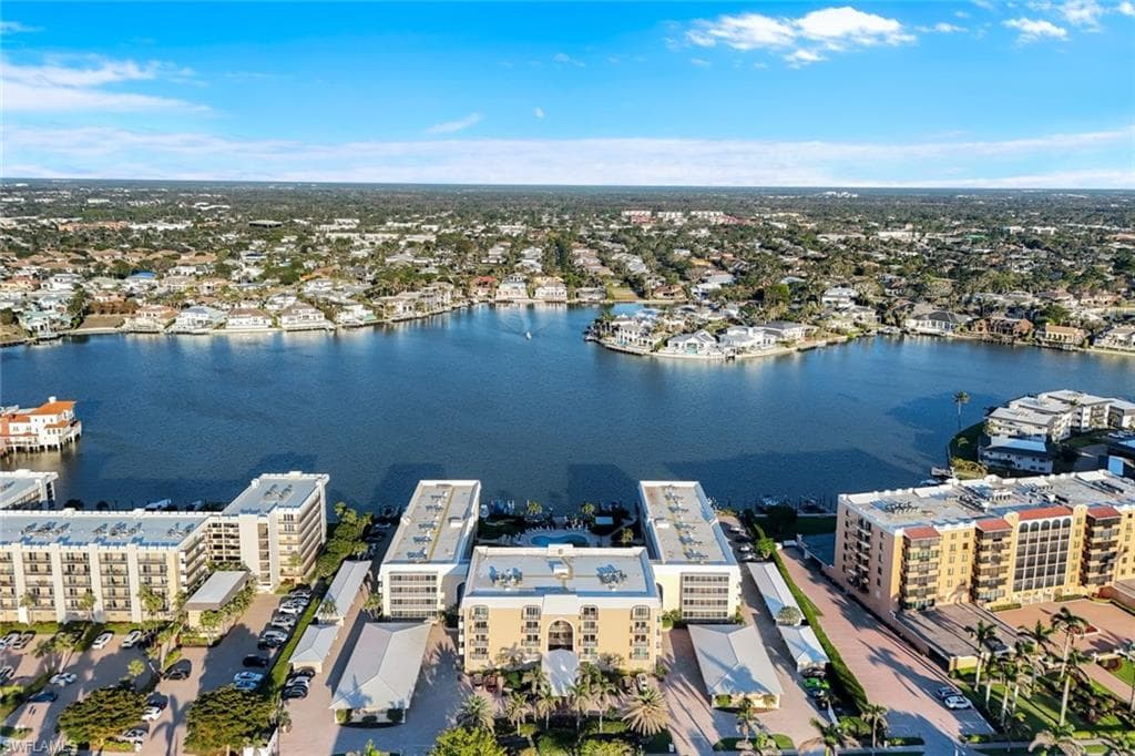 3450 Gulf Shore Blvd N 306, Naples, FL 34103-32