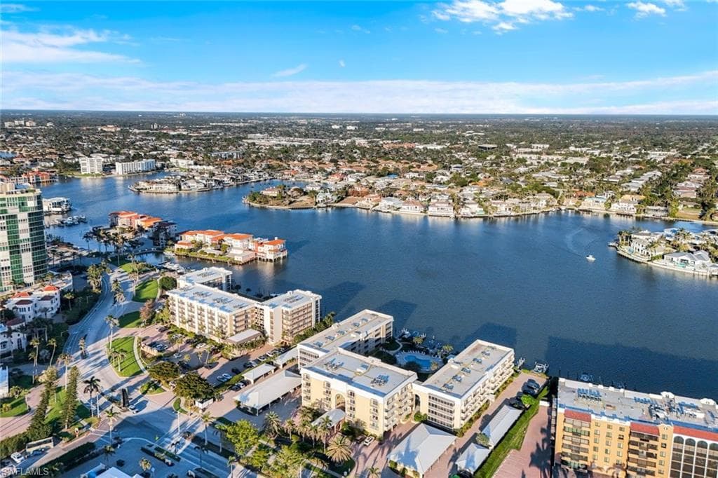 3450 Gulf Shore Blvd N 306, Naples, FL 34103-2