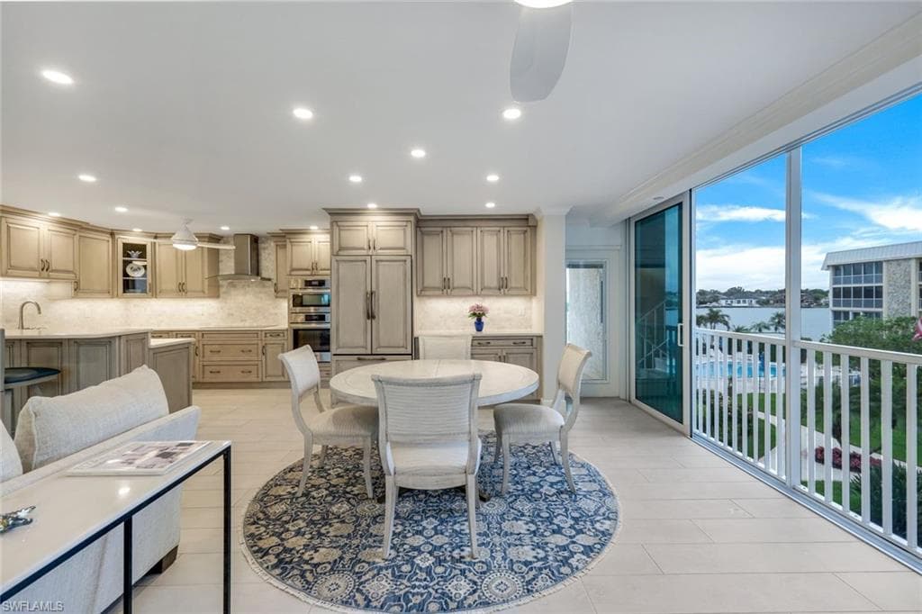 3450 Gulf Shore Blvd N 306, Naples, FL 34103-5