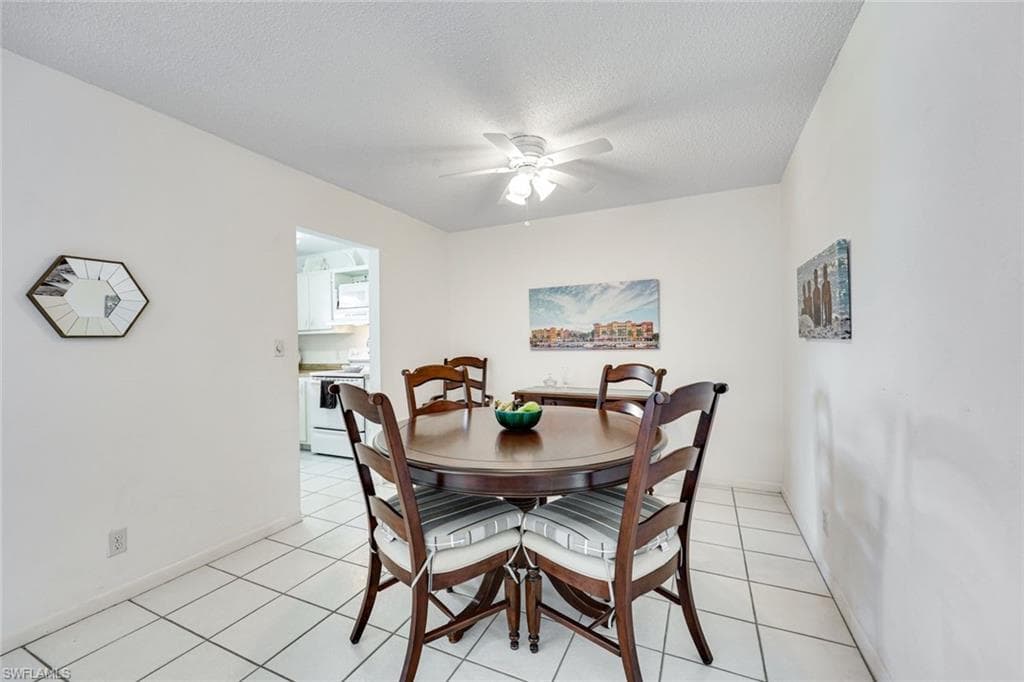 2000 Alamanda Dr 206, Naples, FL 34102-13