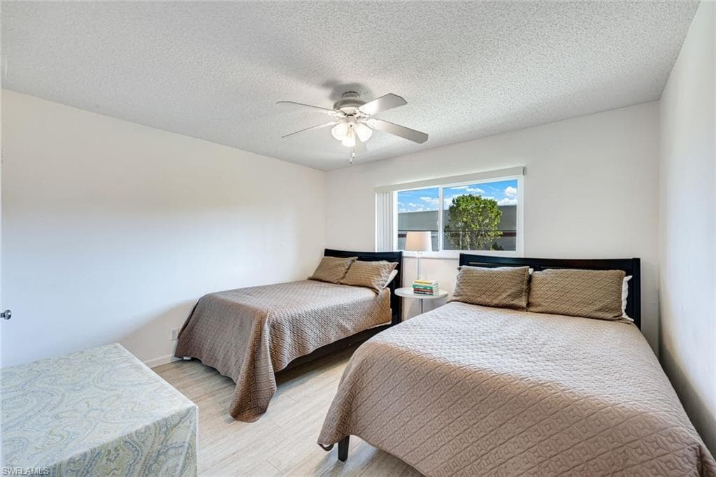 2000 Alamanda Dr 206, Naples, FL 34102-18