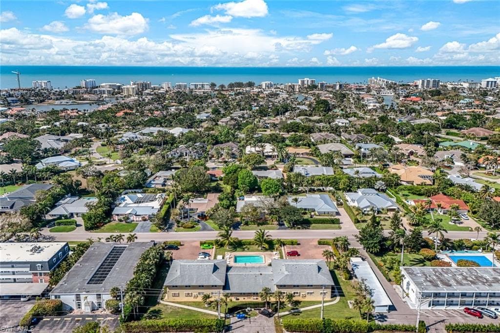 2000 Alamanda Dr 206, Naples, FL 34102-29