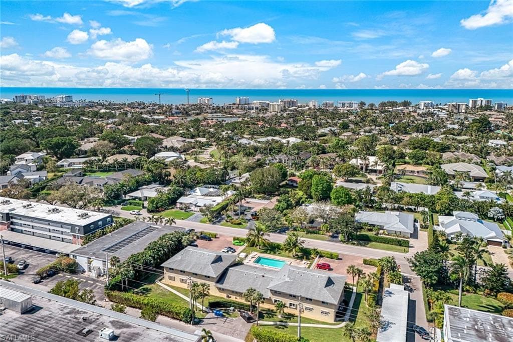 2000 Alamanda Dr 206, Naples, FL 34102-30