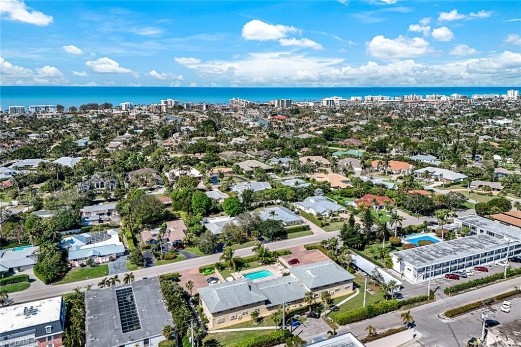 2000 Alamanda Dr 206, Naples, FL 34102-31