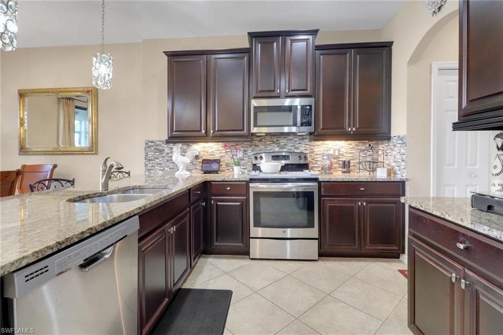 15357 Summit Place Cir 260, Naples, FL 34119-2