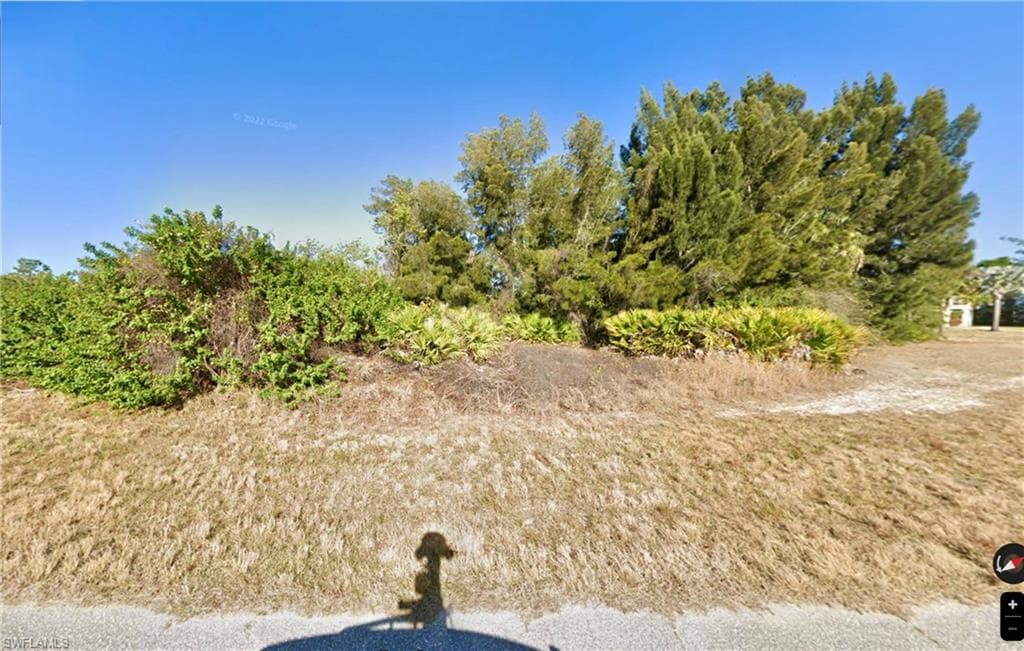 28 17th Pl, Cape Coral, FL 33991-1