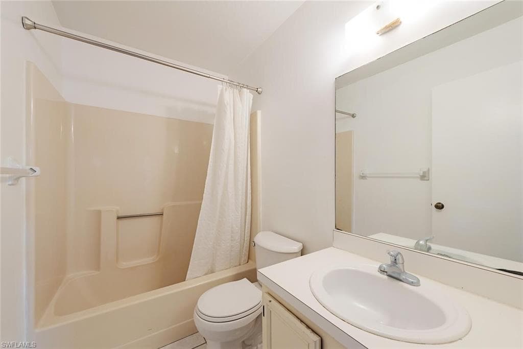 338 Bradstrom Cir 204a, Naples, FL 34113-9
