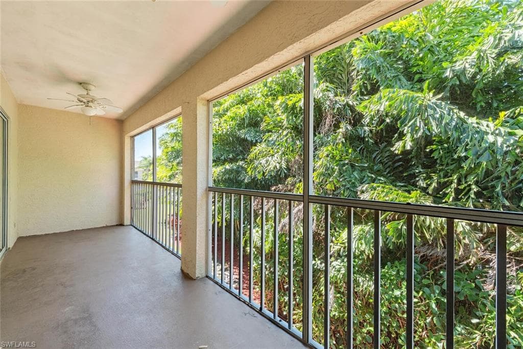 338 Bradstrom Cir 204a, Naples, FL 34113-11