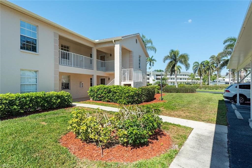 338 Bradstrom Cir 204a, Naples, FL 34113-1