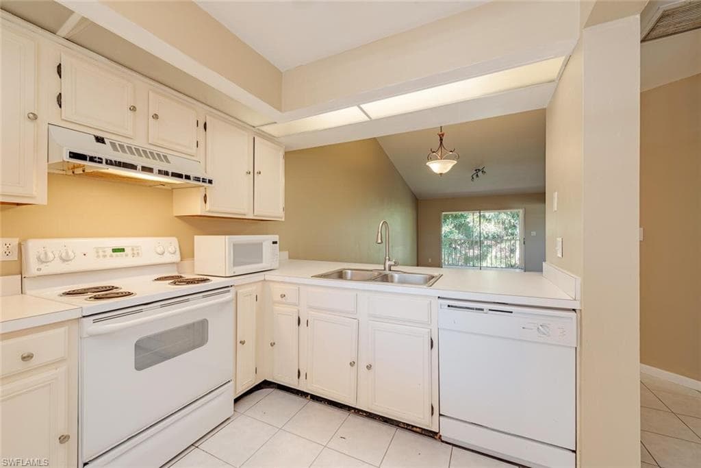 338 Bradstrom Cir 204a, Naples, FL 34113-5