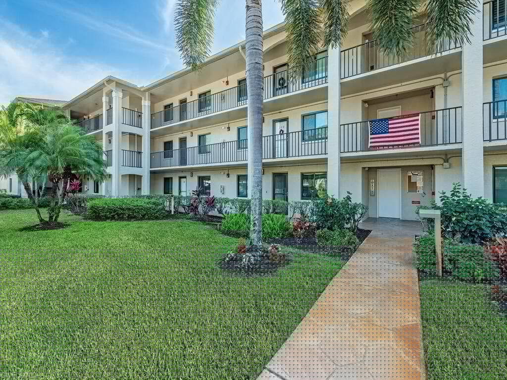 5776 Deauville Cir C202, Naples, FL 34112-2