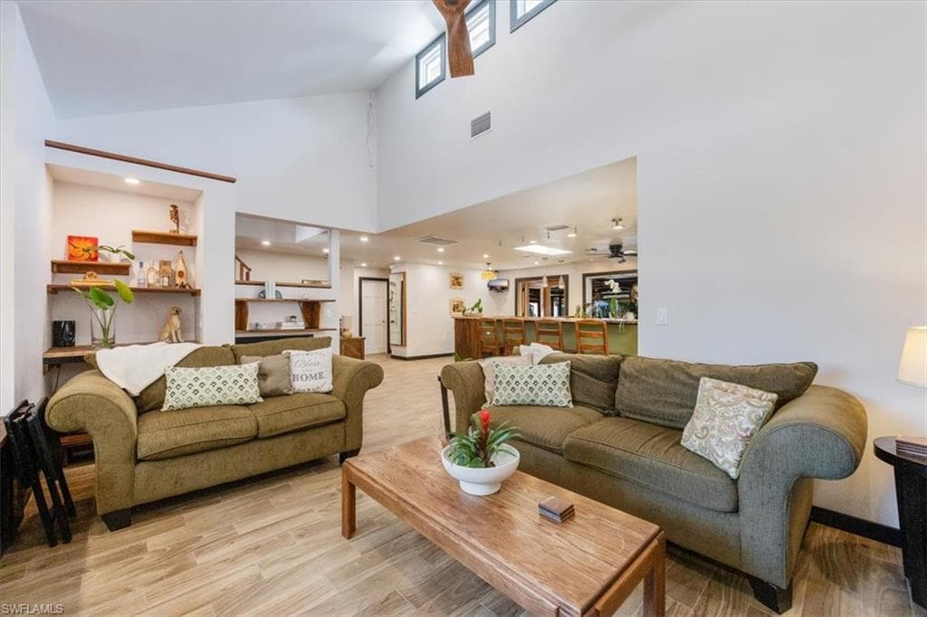 1100 13th St N, Naples, FL 34102-10