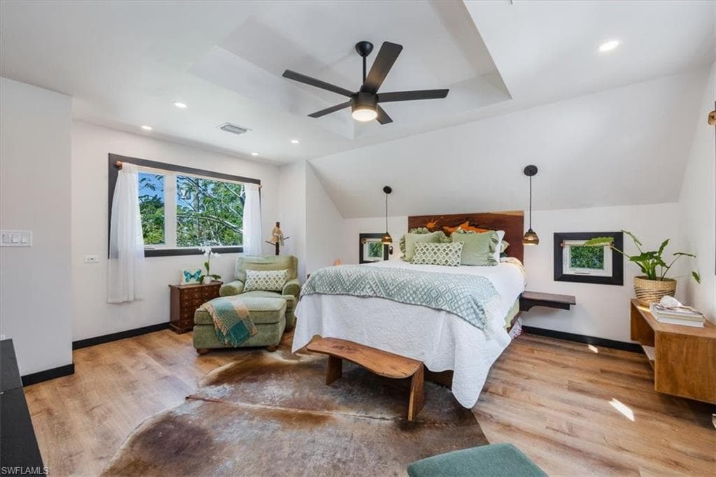 1100 13th St N, Naples, FL 34102-14