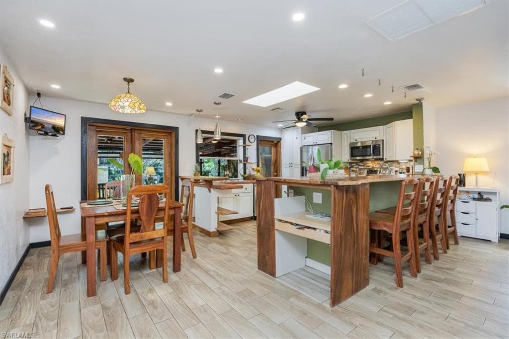 1100 13th St N, Naples, FL 34102-18