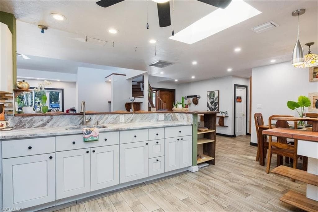 1100 13th St N, Naples, FL 34102-19