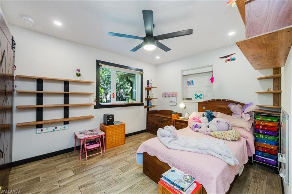 1100 13th St N, Naples, FL 34102-30