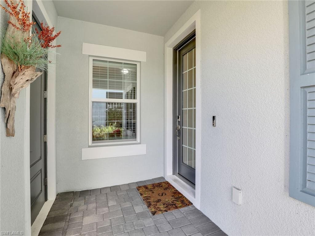 2231 Marquesa Cir, Naples, FL 34112-9