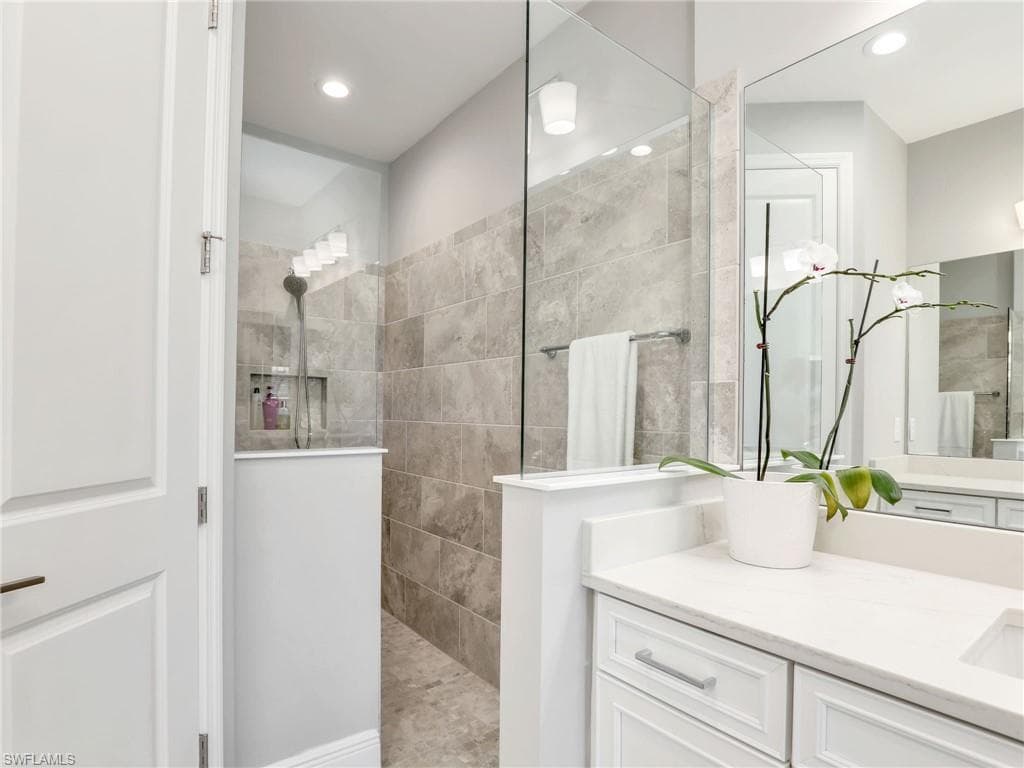 2231 Marquesa Cir, Naples, FL 34112-31