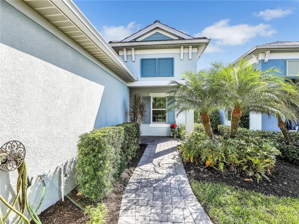 2231 Marquesa Cir, Naples, FL 34112-7