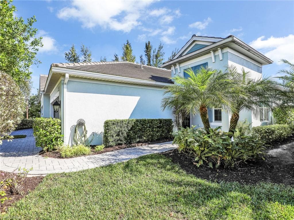 2231 Marquesa Cir, Naples, FL 34112-8