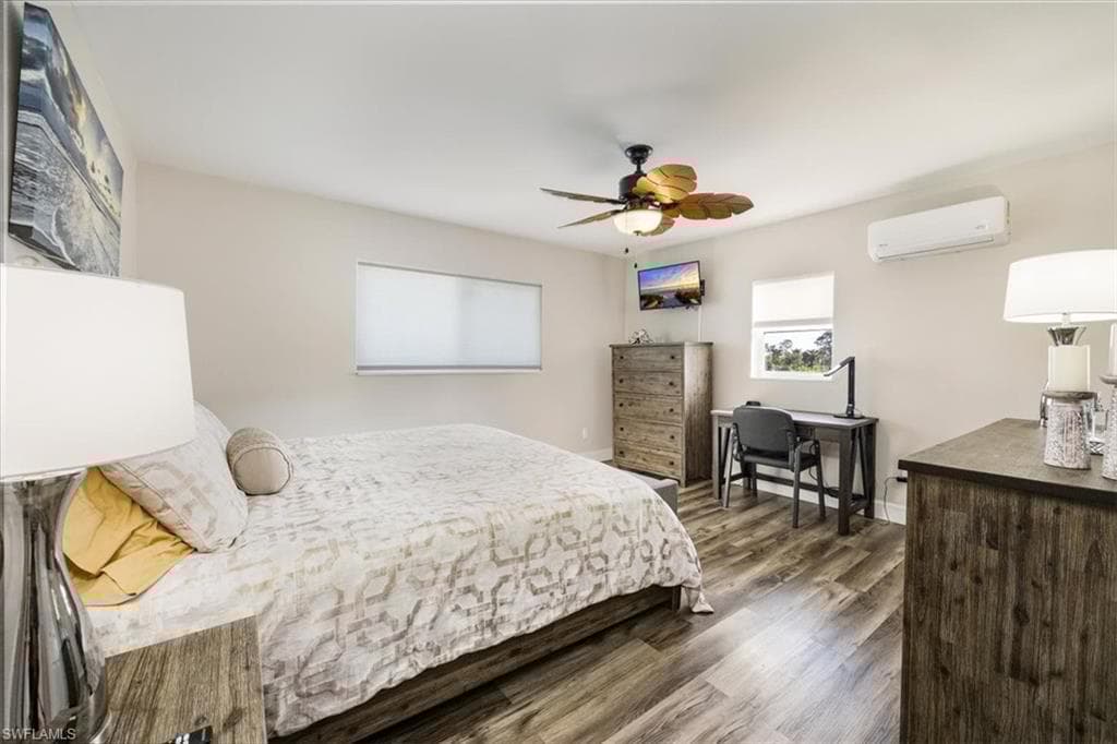 3561 Thomasson Dr, Naples, FL 34112-15