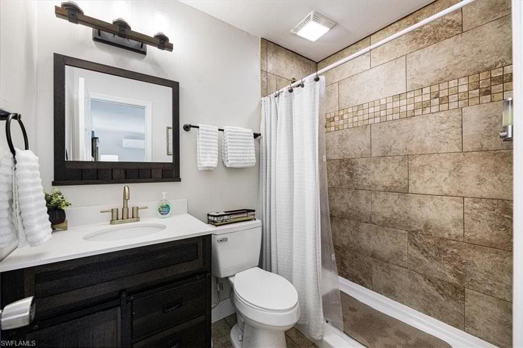 3561 Thomasson Dr, Naples, FL 34112-16
