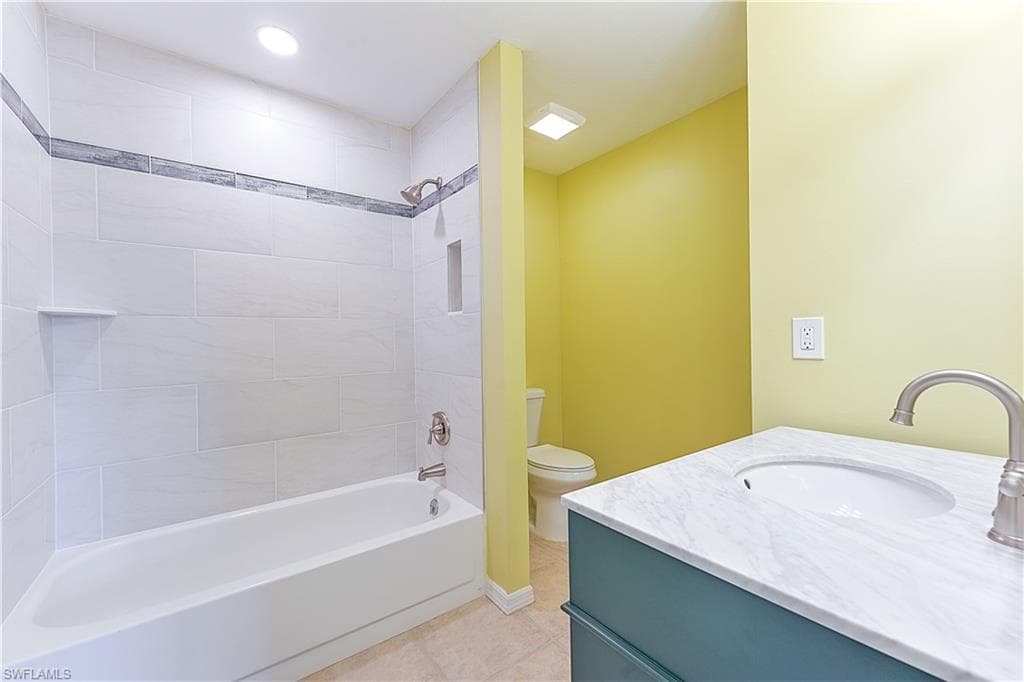 27771 Hacienda East Blvd 223d, Bonita Springs, FL 34135-17