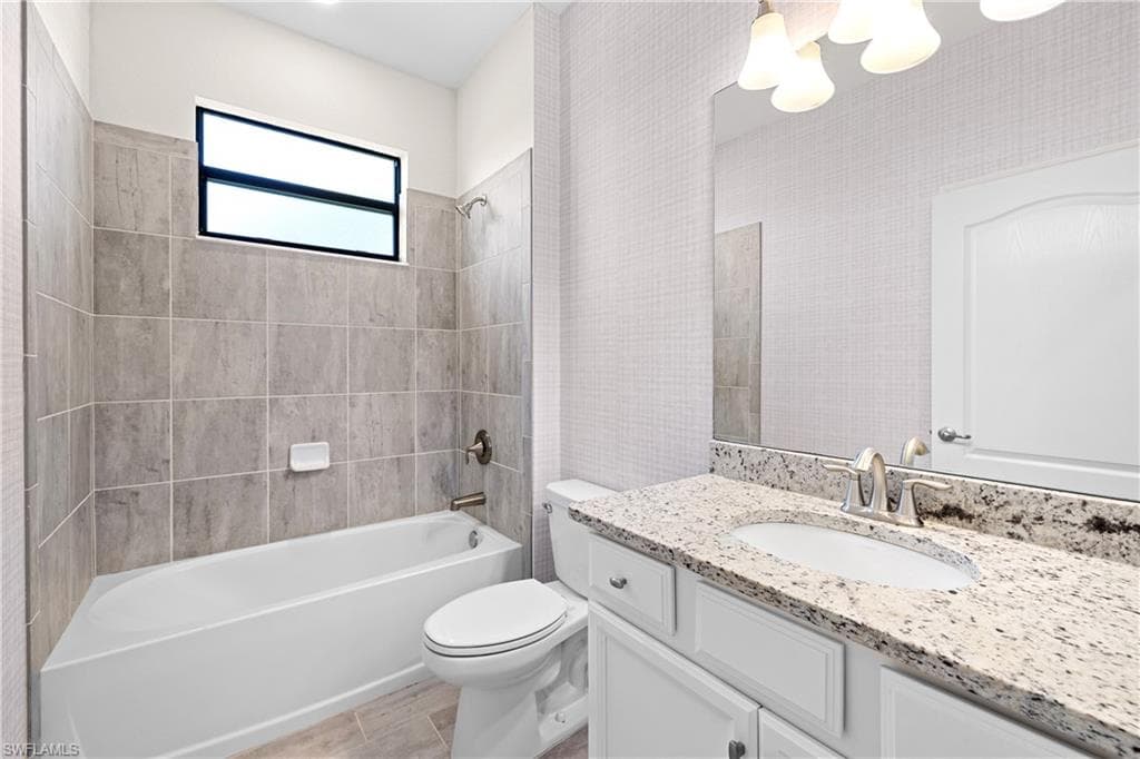 17577 Elkgrove Ln, Estero, FL 33928-35