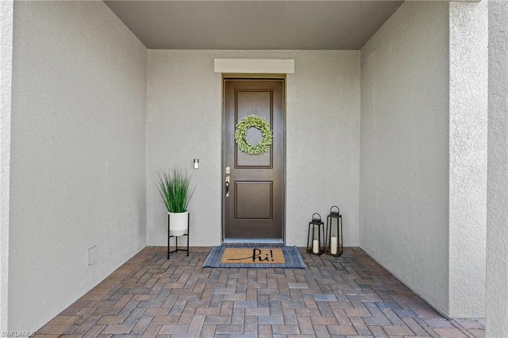 2033 Grove Dr, Naples, FL 34120-4