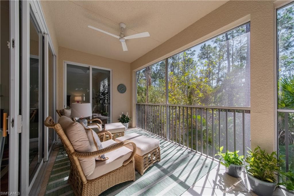 2001 Tarpon Bay Dr N 202, Naples, FL 34119-9