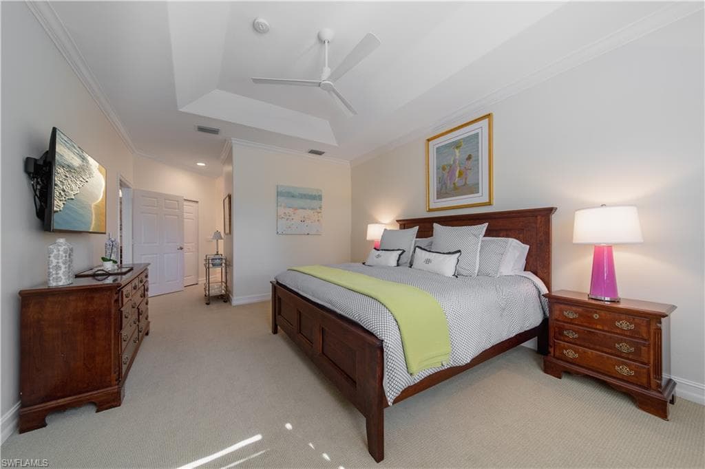 2001 Tarpon Bay Dr N 202, Naples, FL 34119-12