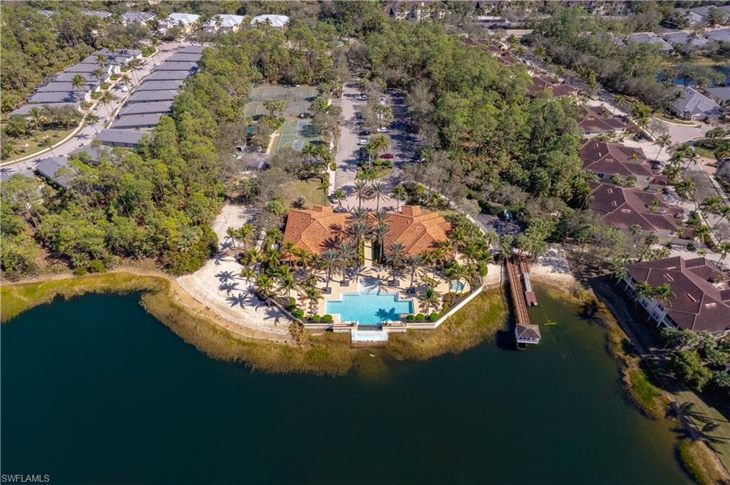 2001 Tarpon Bay Dr N 202, Naples, FL 34119-21