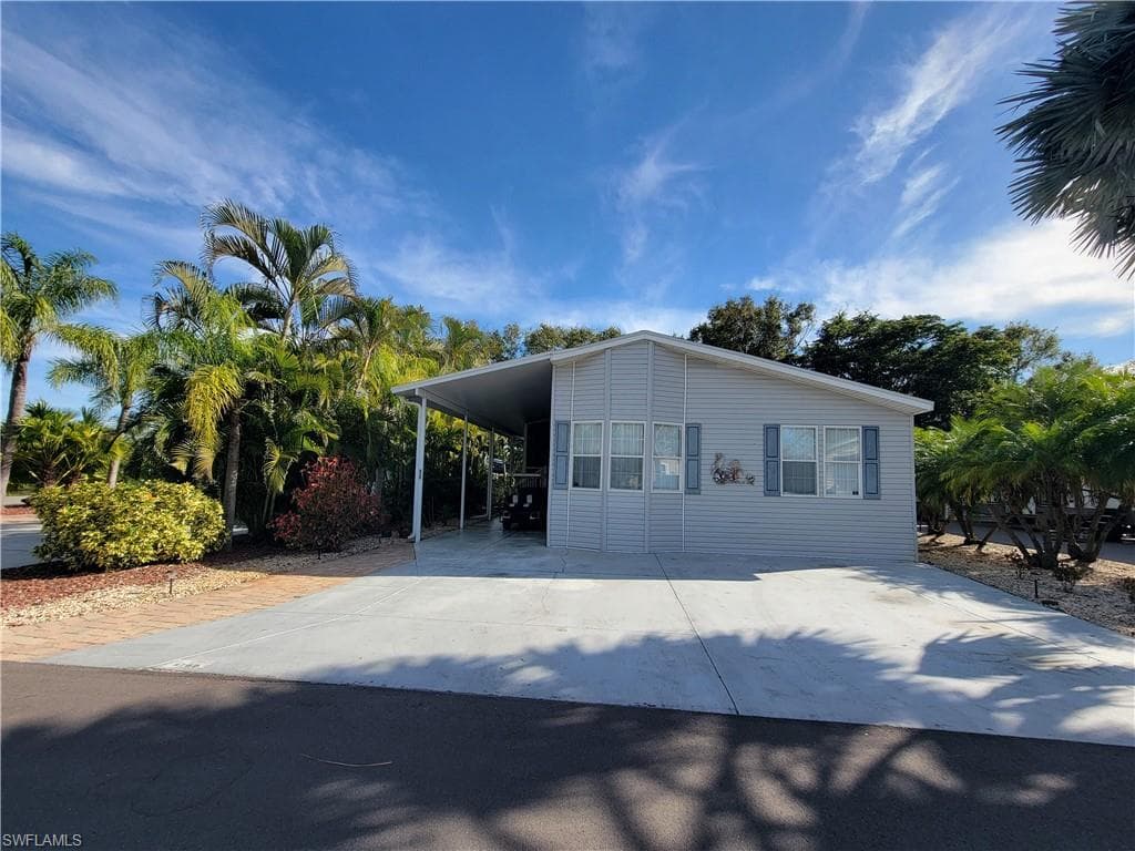 5769 Brightwood Dr., Fort Myers, FL 33905-3