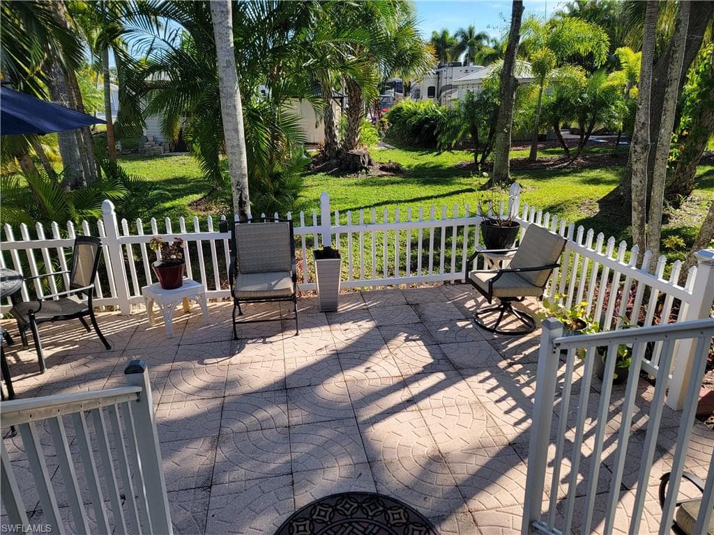 5769 Brightwood Dr., Fort Myers, FL 33905-7