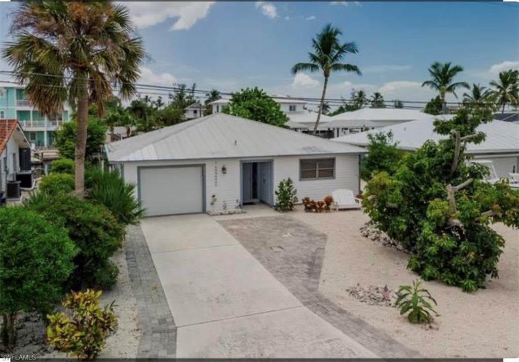 16221 Buccaneer St, Bokeelia, FL 33922-4