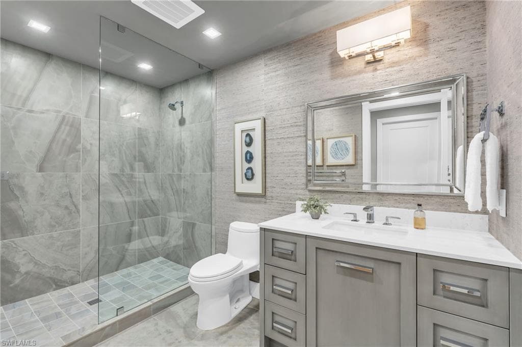 13915 Old Coast Rd 402, Naples, FL 34110-17