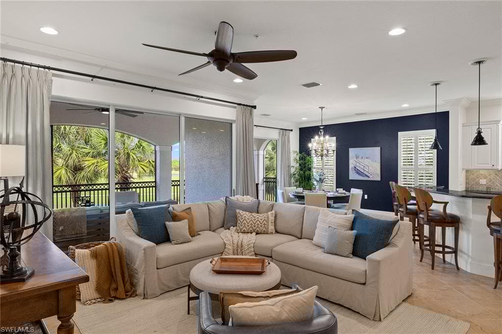 9074 Cascada Way 202, Naples, FL 34114-9