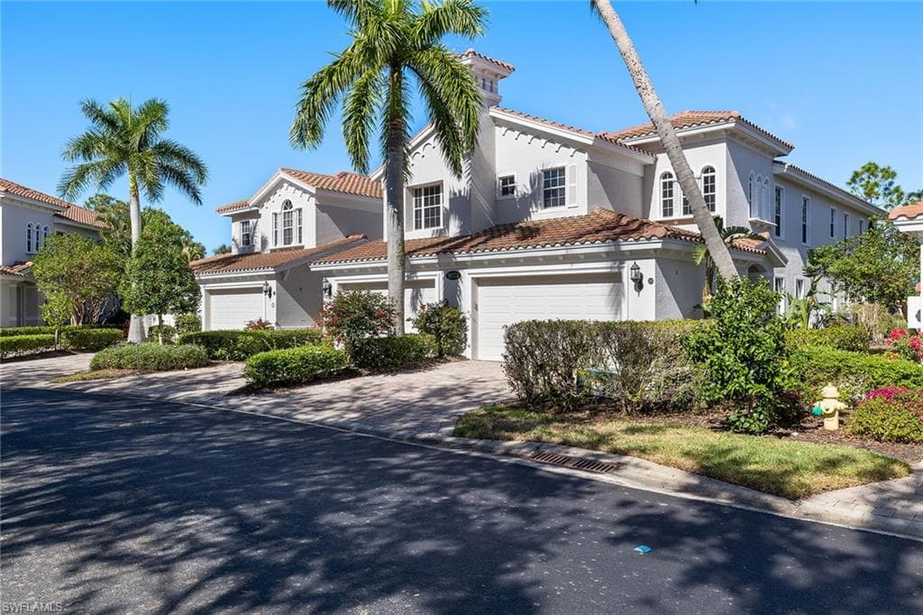 9074 Cascada Way 202, Naples, FL 34114-1
