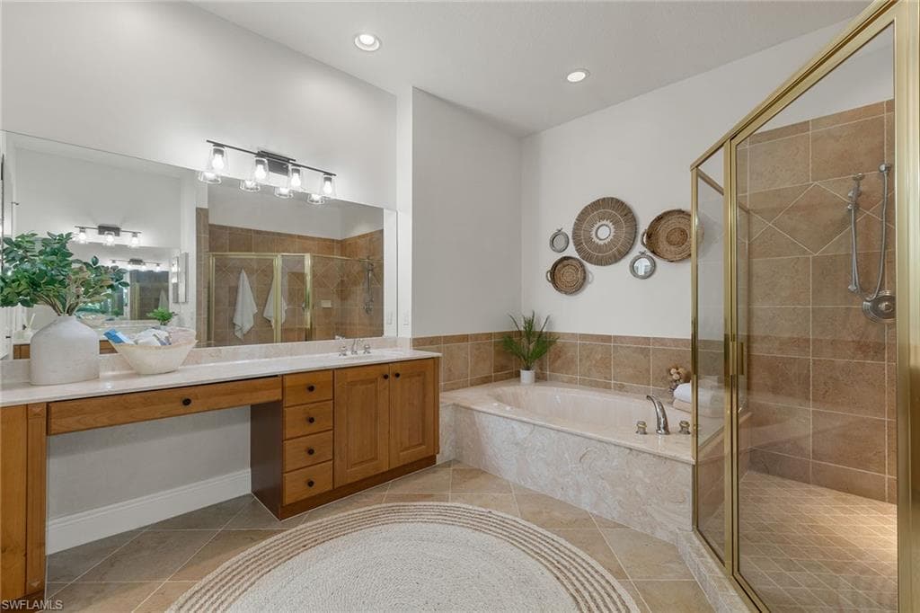 9074 Cascada Way 202, Naples, FL 34114-21