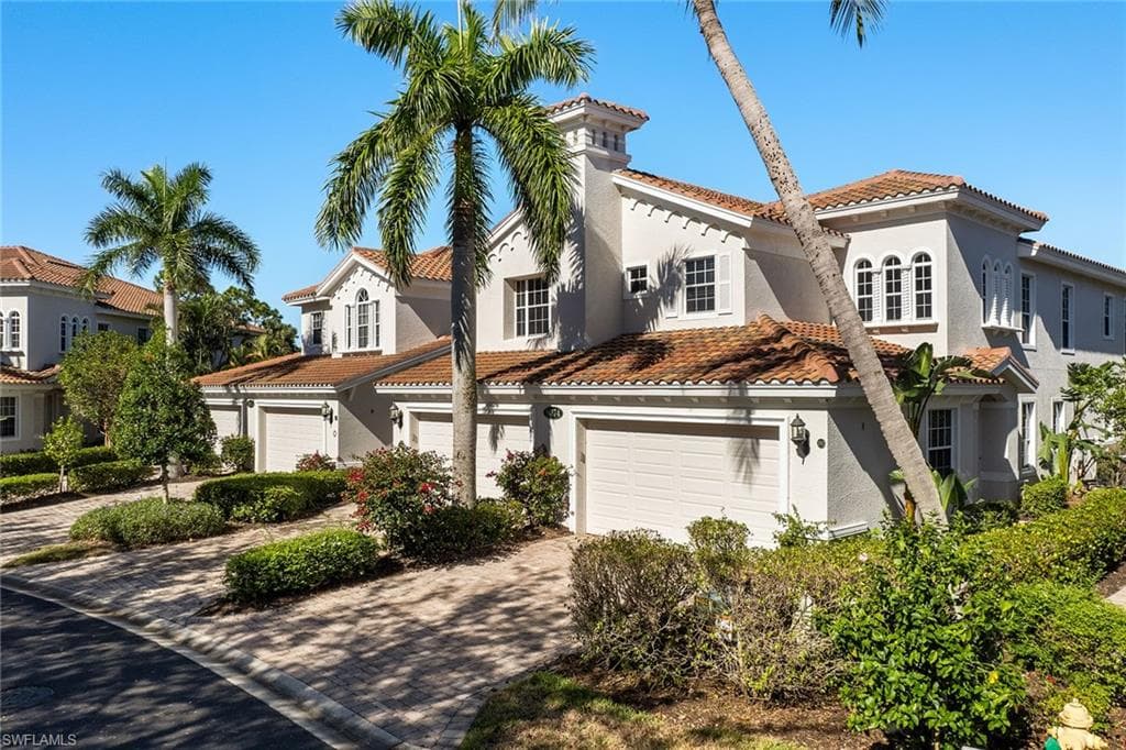 9074 Cascada Way 202, Naples, FL 34114-29